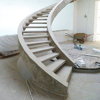 Лестница из бетона на тетивах